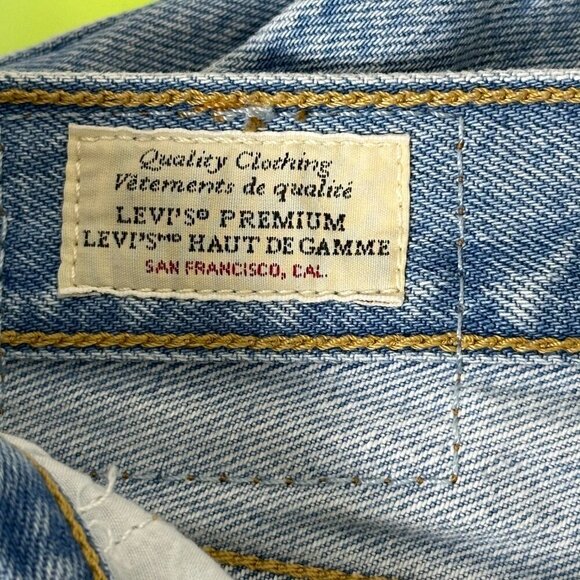 Levi's Wedgie Straight Raw Hem Jeans Light Wash - Picture 8 of 16